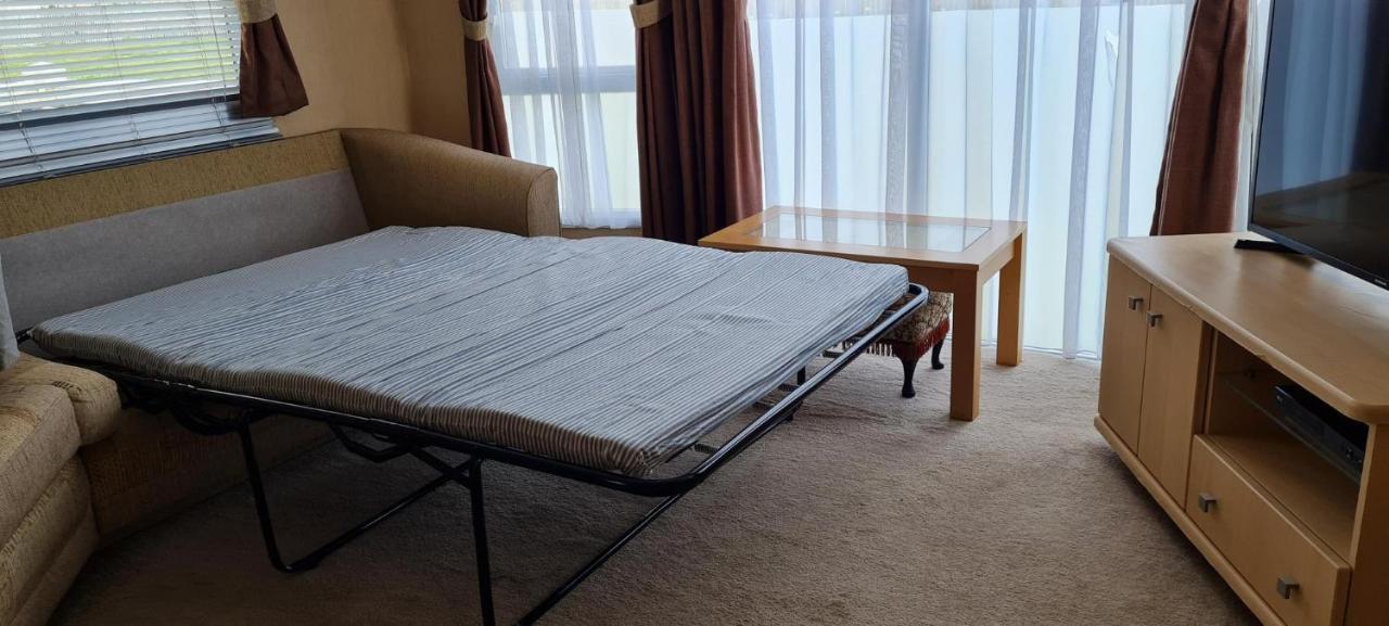 Lovely Caravan With Decking At Coral Beach Park In Lincolnshire Ref 77001C Otel Ingoldmells Dış mekan fotoğraf
